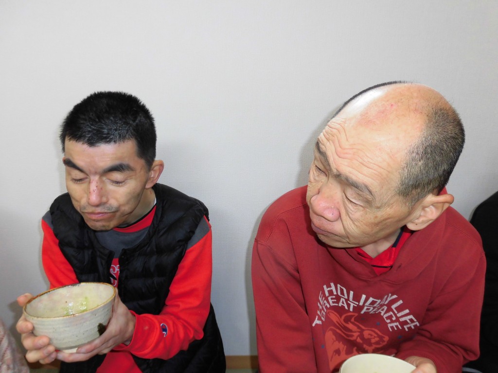 すかい寮 3月「わさび」と「からし」の茶道教室 柴倉