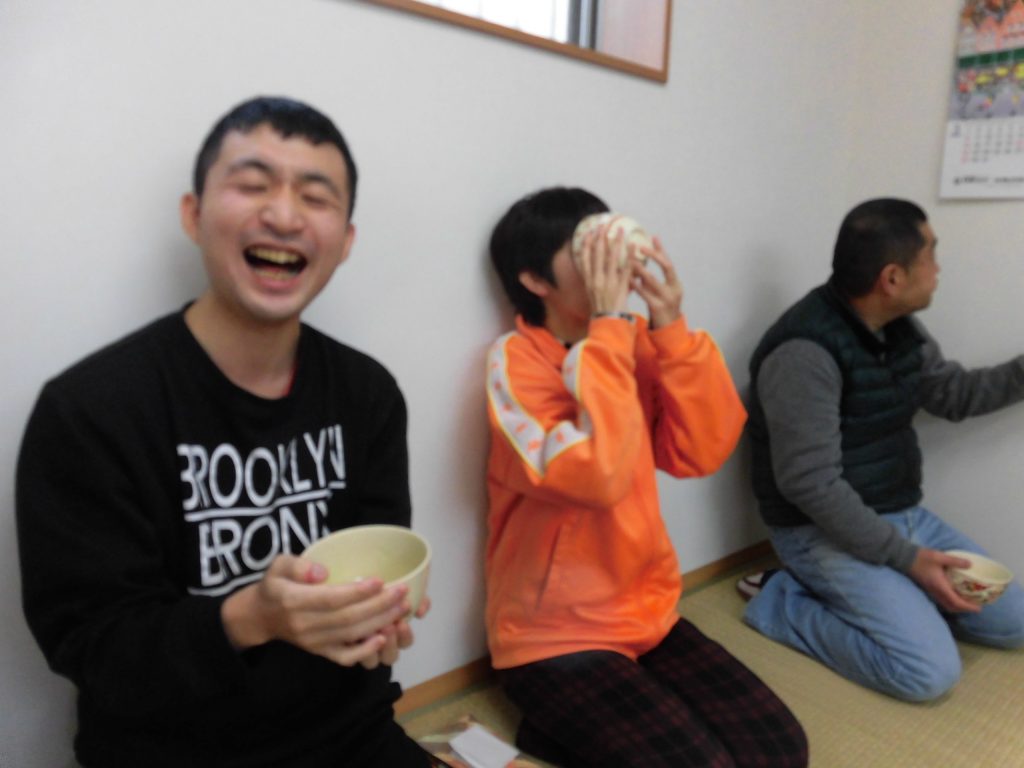 すかい寮 2月「わさび」と「からし」の茶道教室