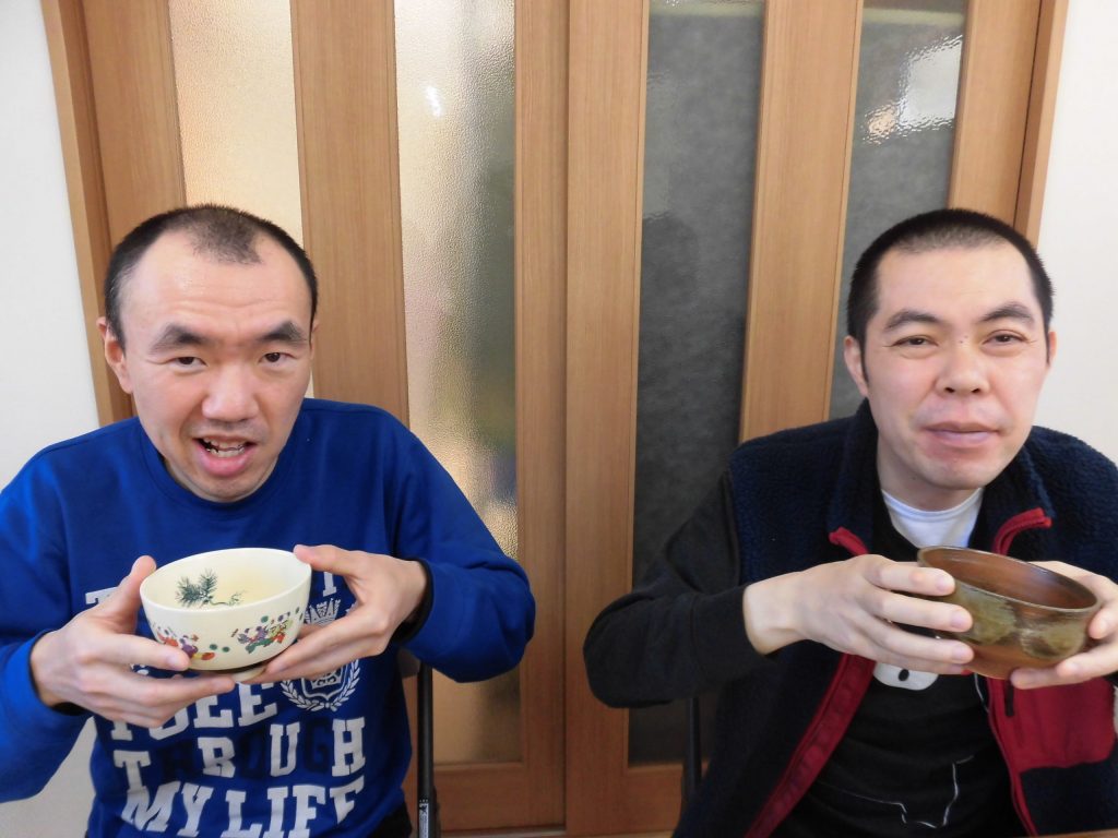 すかい寮 11月「わさび」と「からし」の茶道教室