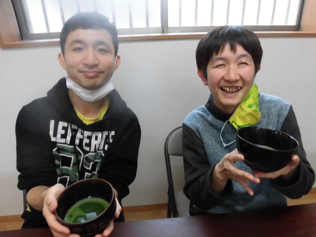 すかい寮 1月「わさび」と「からし」の茶道教室